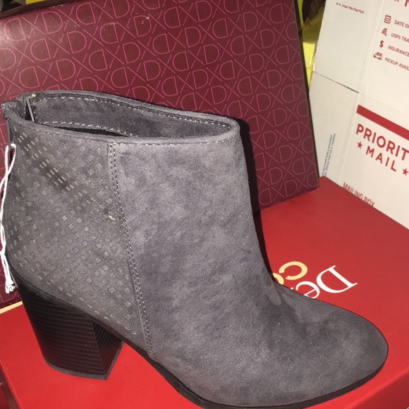 Shoes - 🌷🌷Gorgeous new with tag’s boots grey perfect